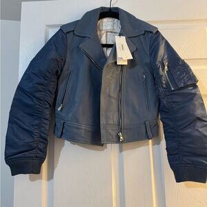 Stylish Blue Cropped Jacket with Zipper Accents